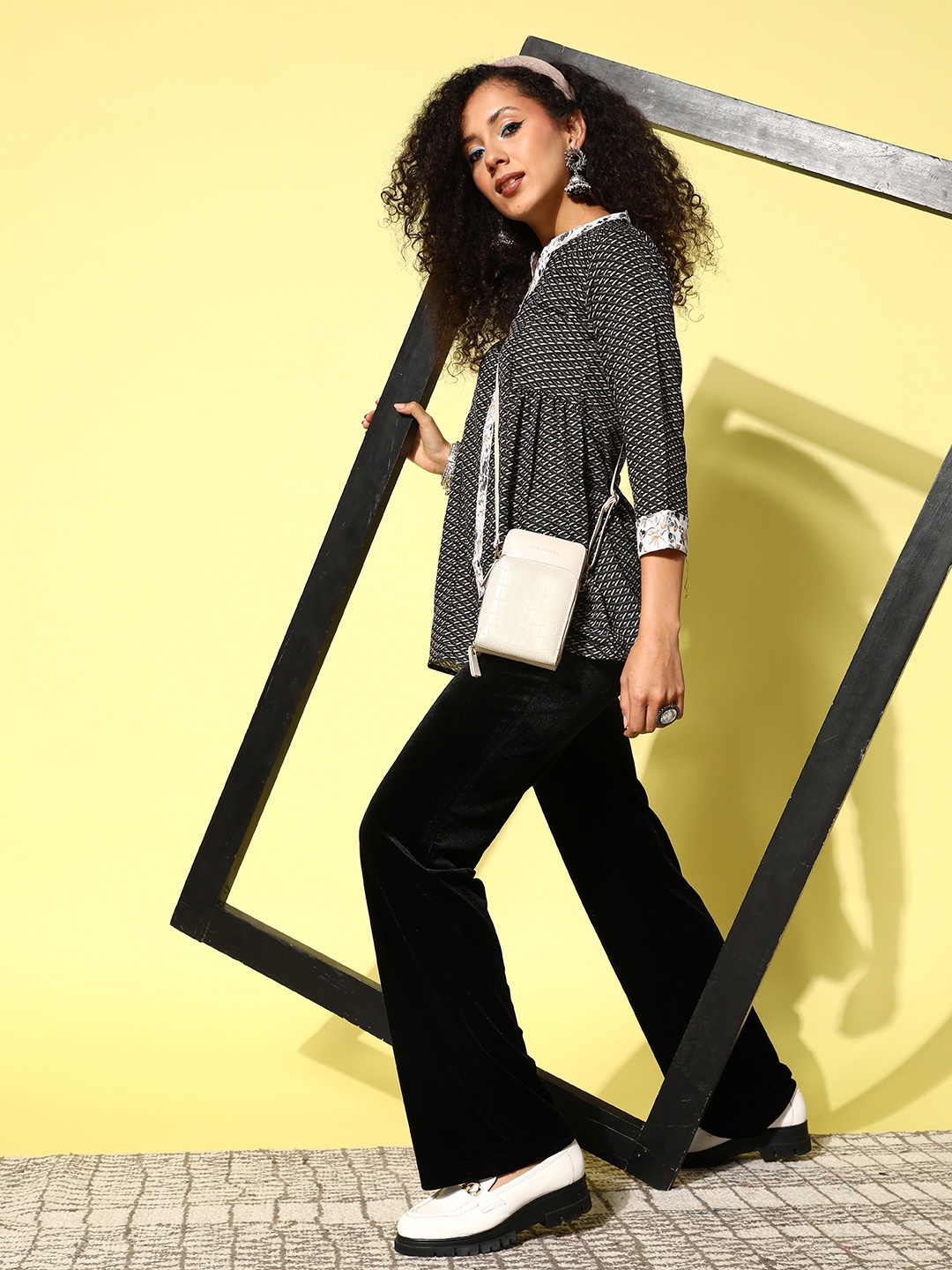 

Sangria Geometric Print Mandarin Collar Shirt Style Top, Black