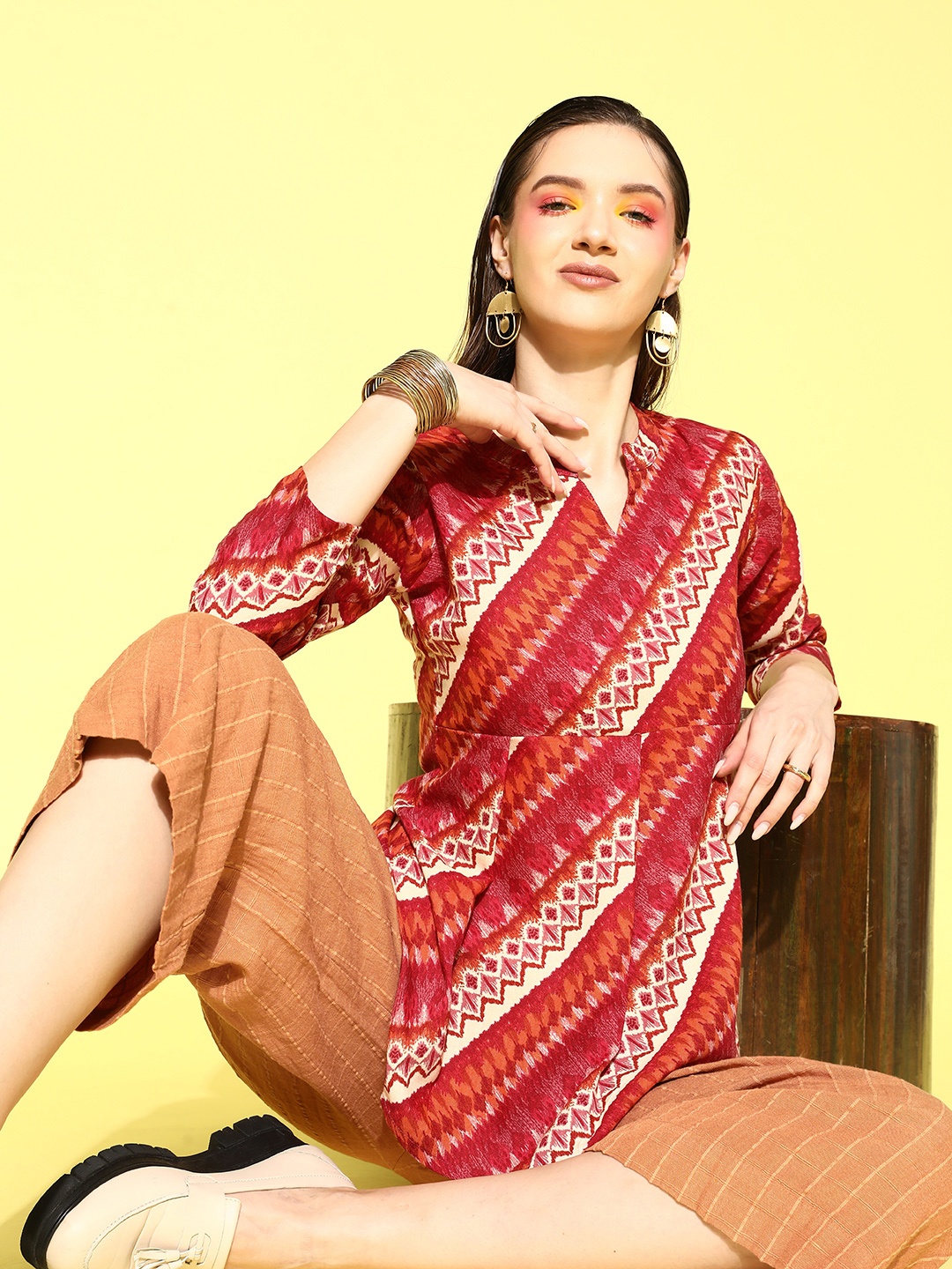 

Sangria Geometric Print Mandarin Collar Ethnic Peplum Top, Maroon