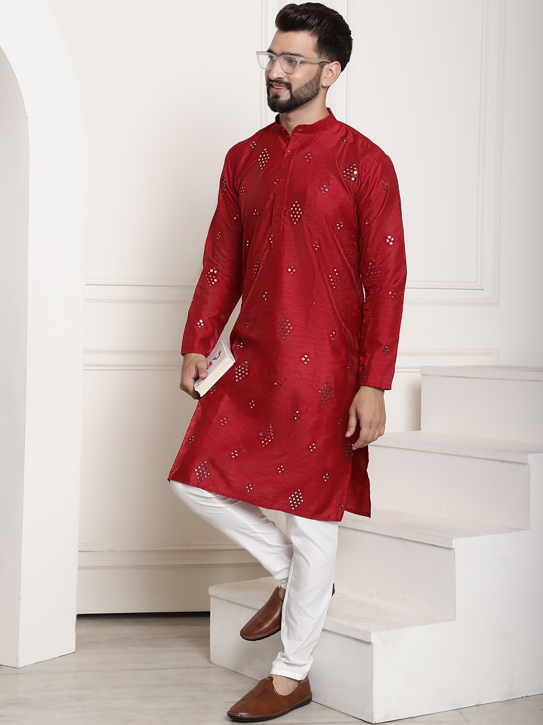 

SOJANYA Embroidered Regular Mirror Work Kurta With Churidar, Maroon