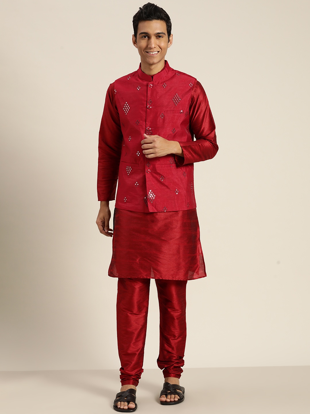 

SOJANYA Mandarin Collar Regular Kurta With Churidar & With Nehru Jacket, Maroon