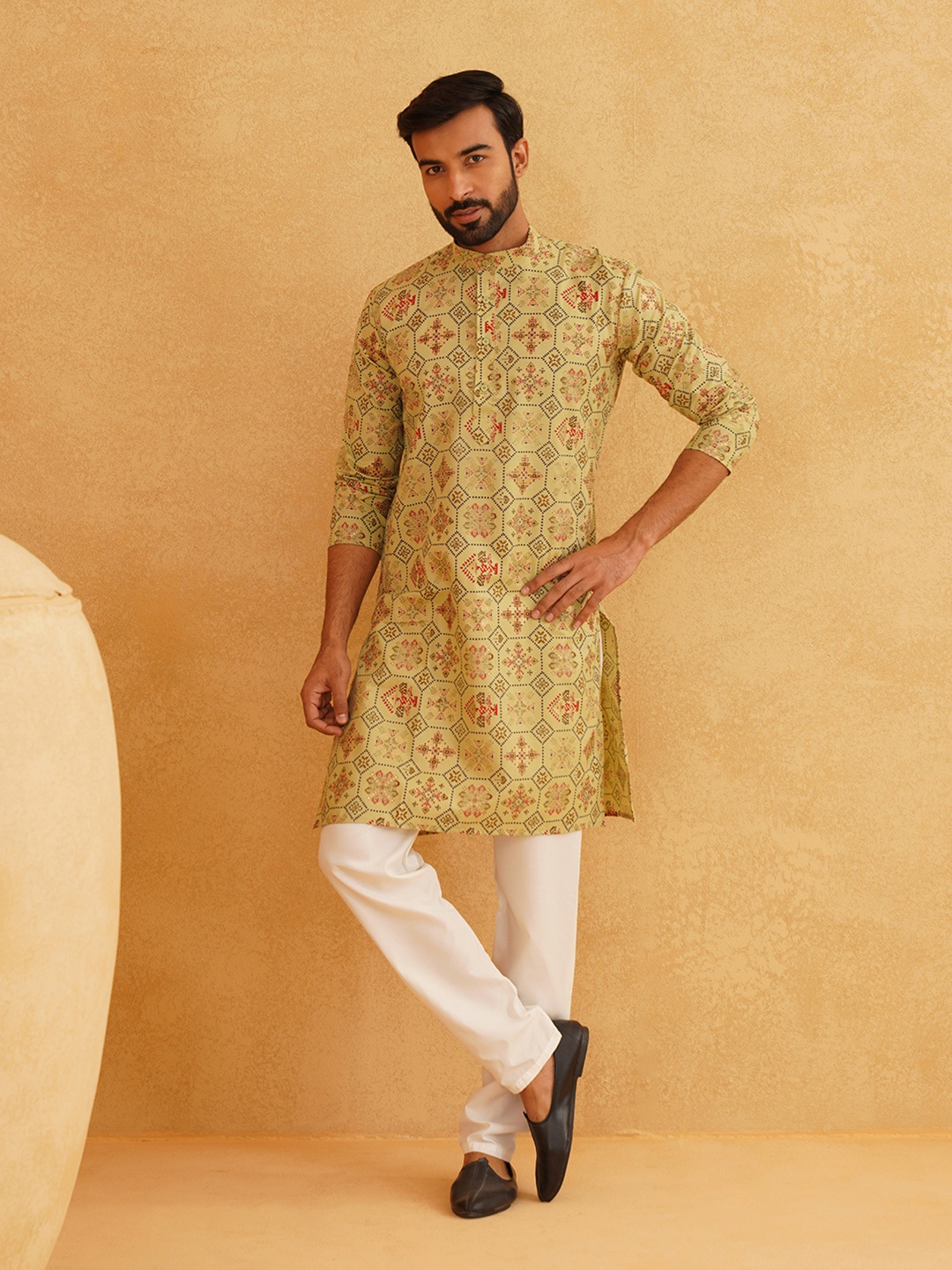 

SOJANYA Printed Regular Kurta With Churidar, Green