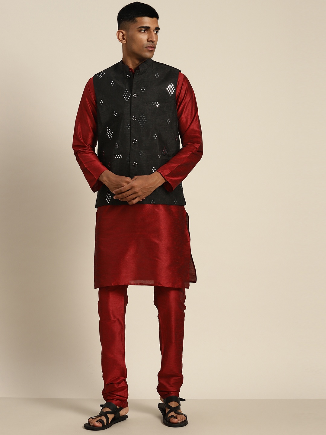 

SOJANYA Mandarin Collar Regular Kurta With Churidar & With Nehru Jacket, Maroon