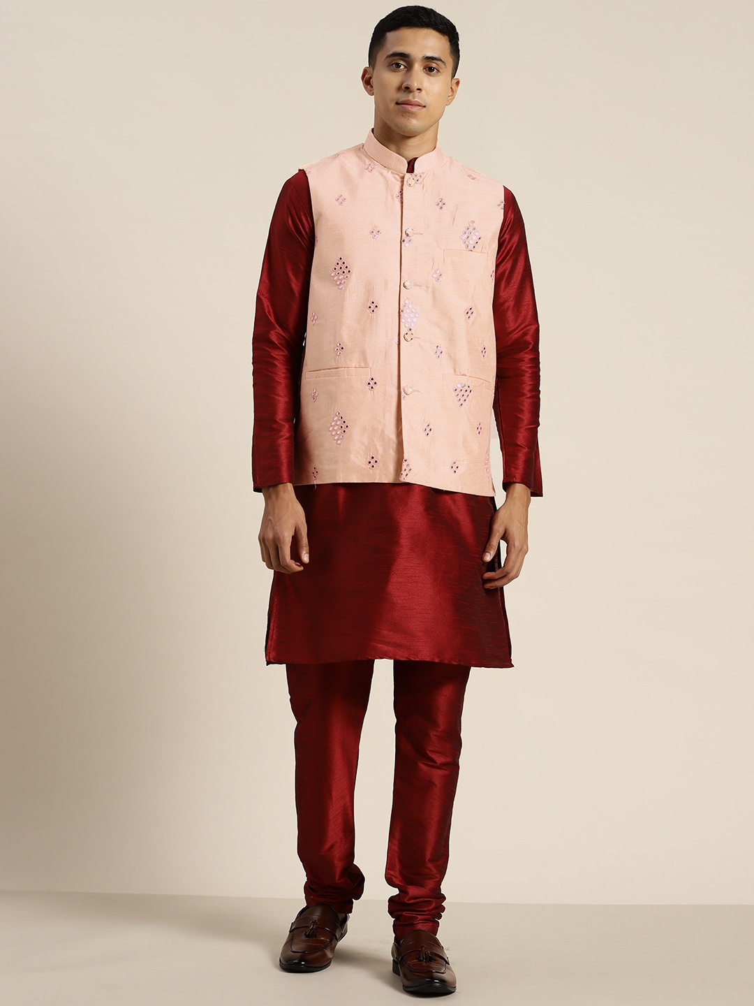 

SOJANYA Mandarin Collar Regular Kurta With Churidar & With Nehru Jacket, Maroon