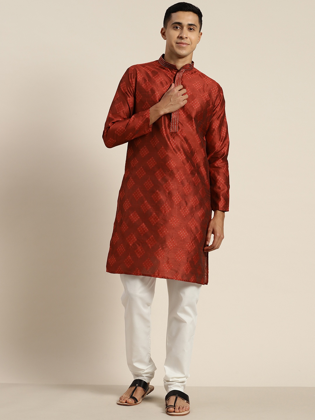 

SOJANYA Mandarin Collar Woven Design Regular Kurta With Churidar, Maroon