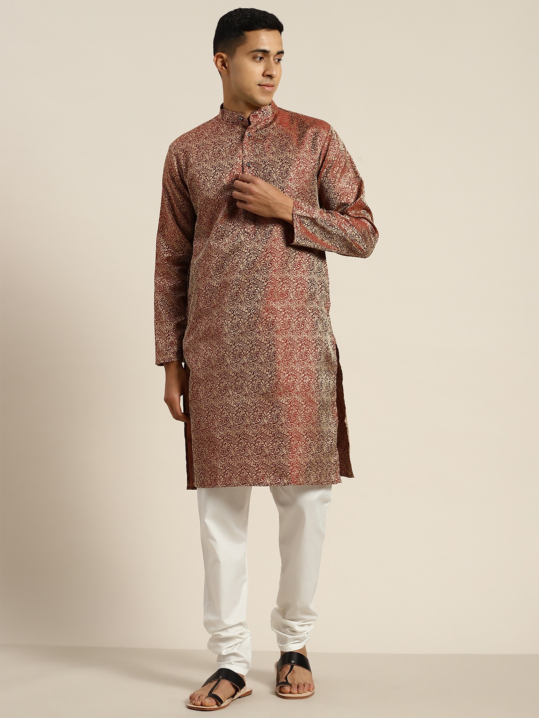

SOJANYA Woven Design Floral Regular Kurta With Churidar, Maroon