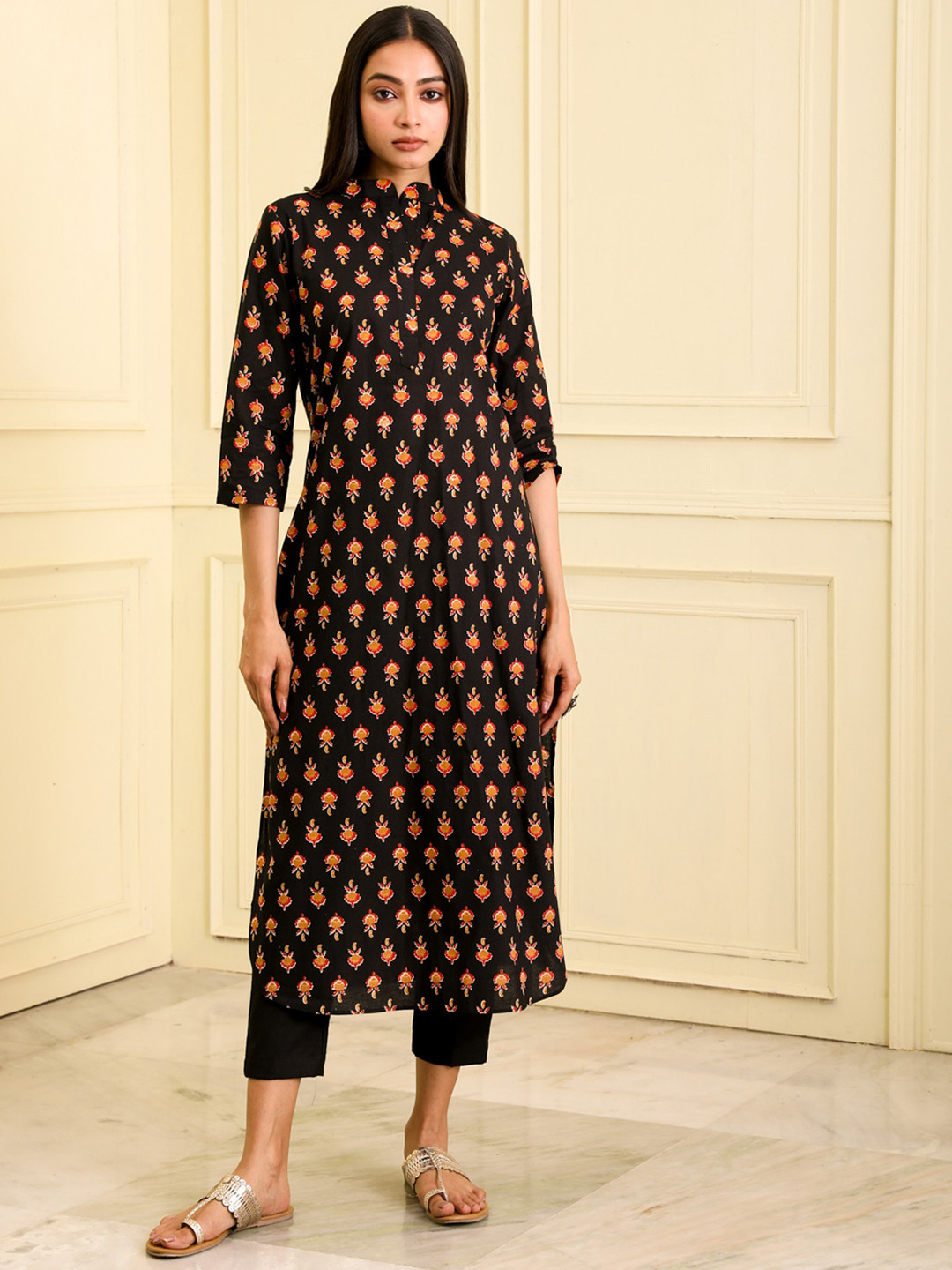

BEATITUDE Curved Ethnic Motifs Printed Organic Cotton Kurta, Black
