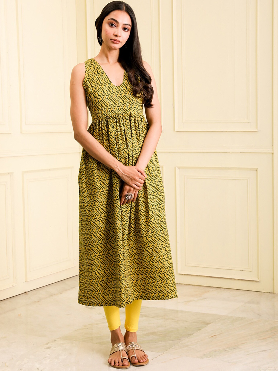 

BEATITUDE Chevron Printed V-Neck Organic Cotton Anarkali Kurta, Yellow