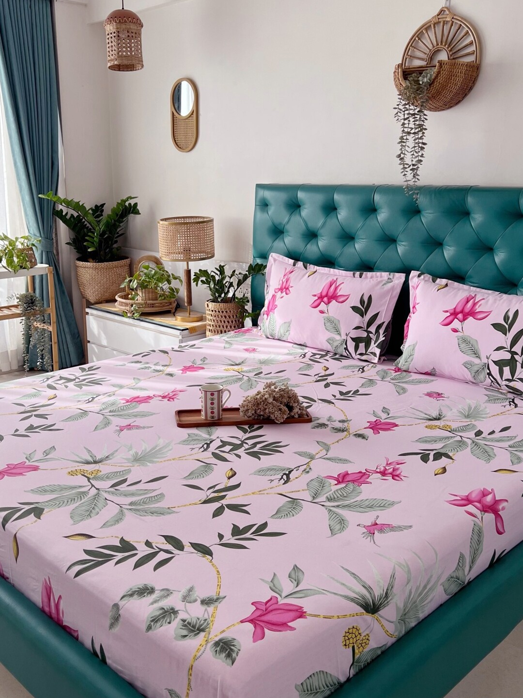 

URBAN SPACE Serene Rose & Green 200 TC Pure Cotton Queen Bedsheet & 2 Pillow Covers