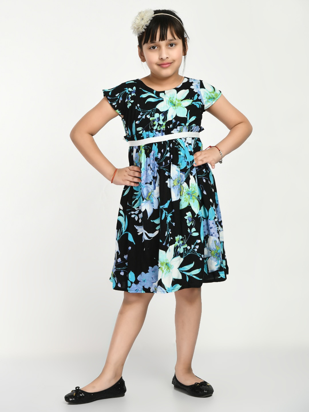 

Bella Moda Girls Floral Printed Pure Cotton Fit & Flare Dress, Black