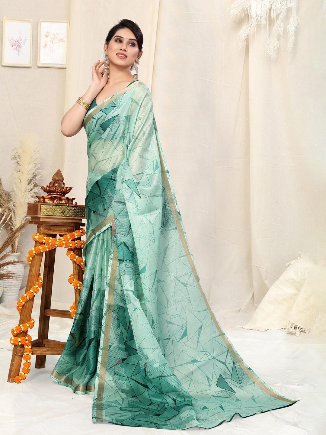 

KALINI Geometric Printed Zari Saree, Sea green