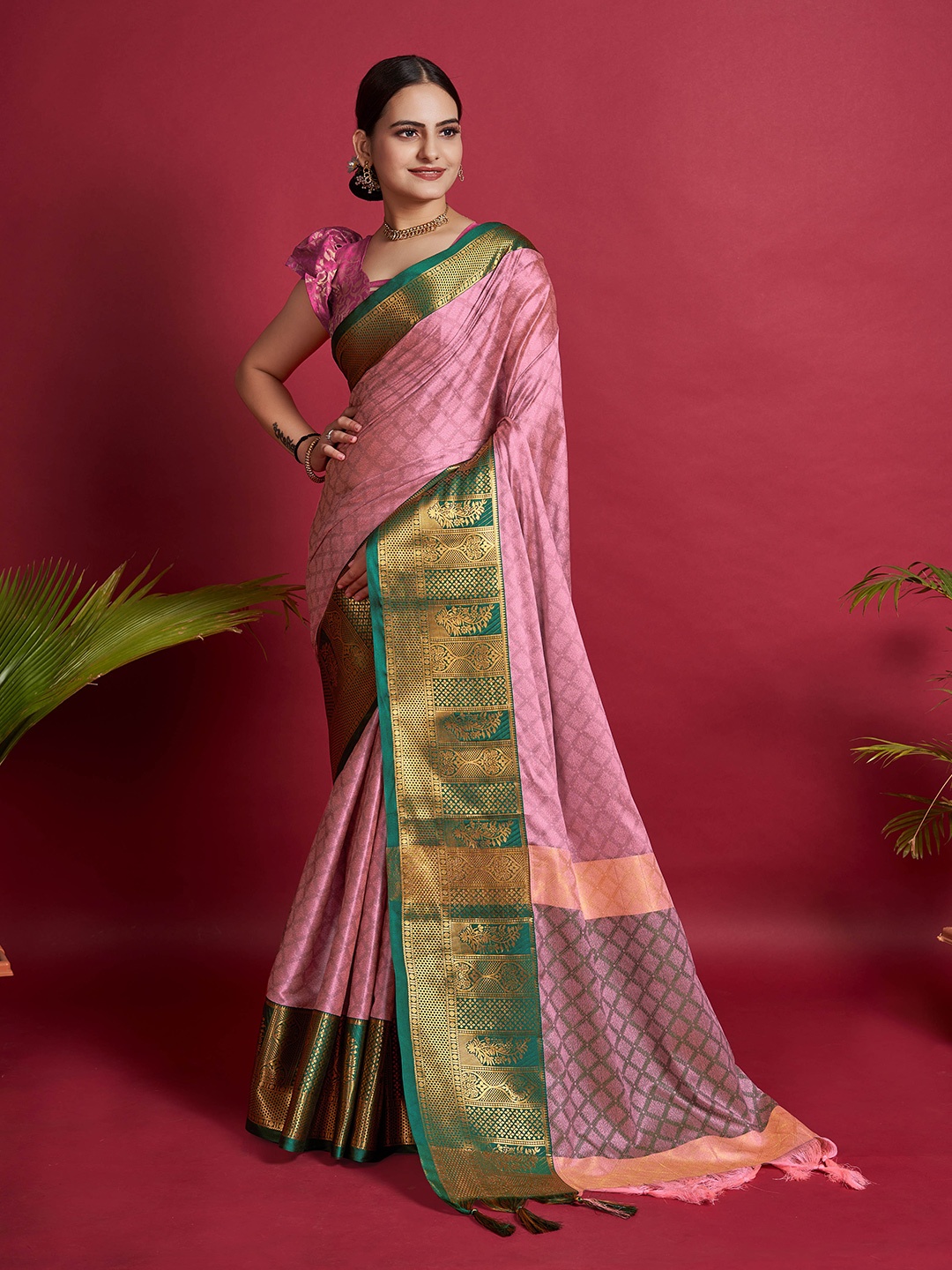 

Mitera Geometric Woven Design Zari Saree, Pink