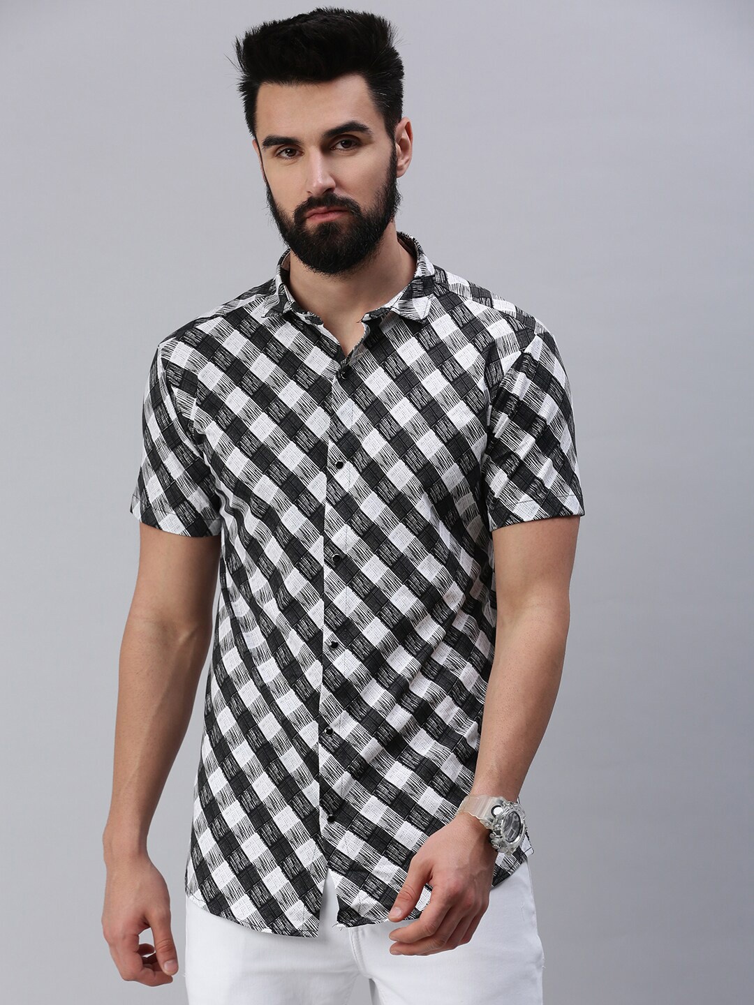 

Rodzen Spread Collar Checks Cotton Casual Shirt, Black