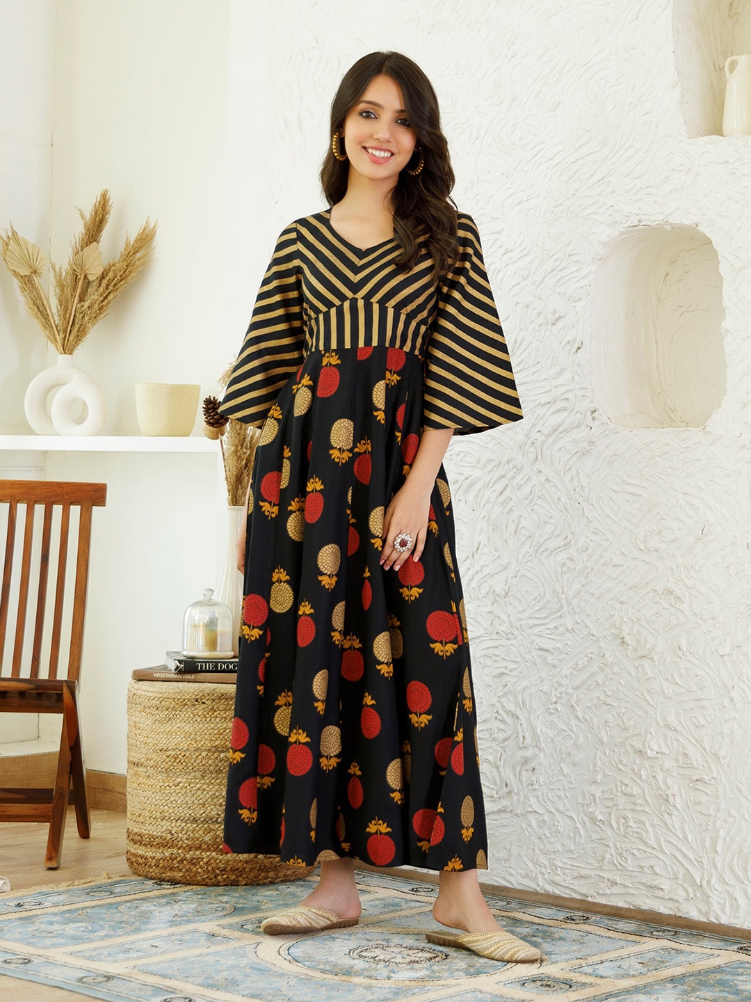 

Rustorange Ethnic Motif Printed Fit & Flare Maxi Ethnic Dress, Black