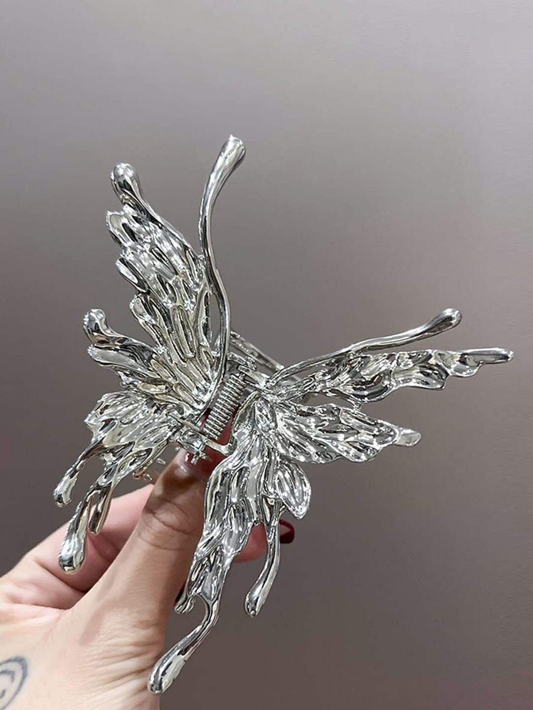

Krelin Women Big Butterfly Metal Claw Clip, Silver