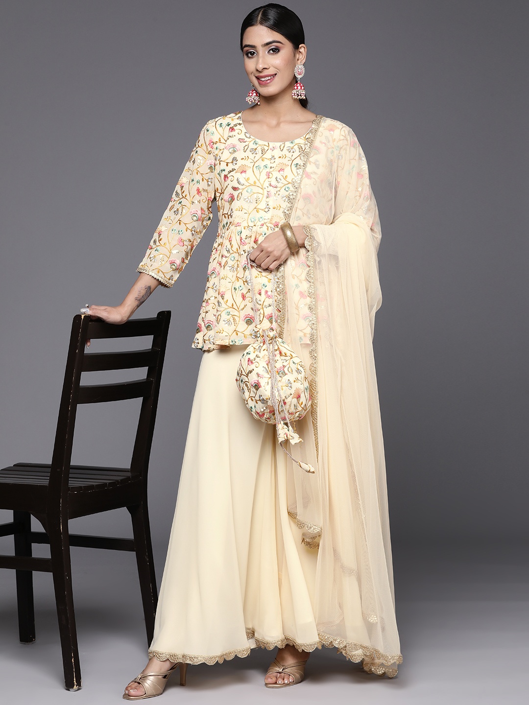 

Libas Floral Embroidered Pleated Sequinned Kurti With Palazzos & Dupatta, Yellow