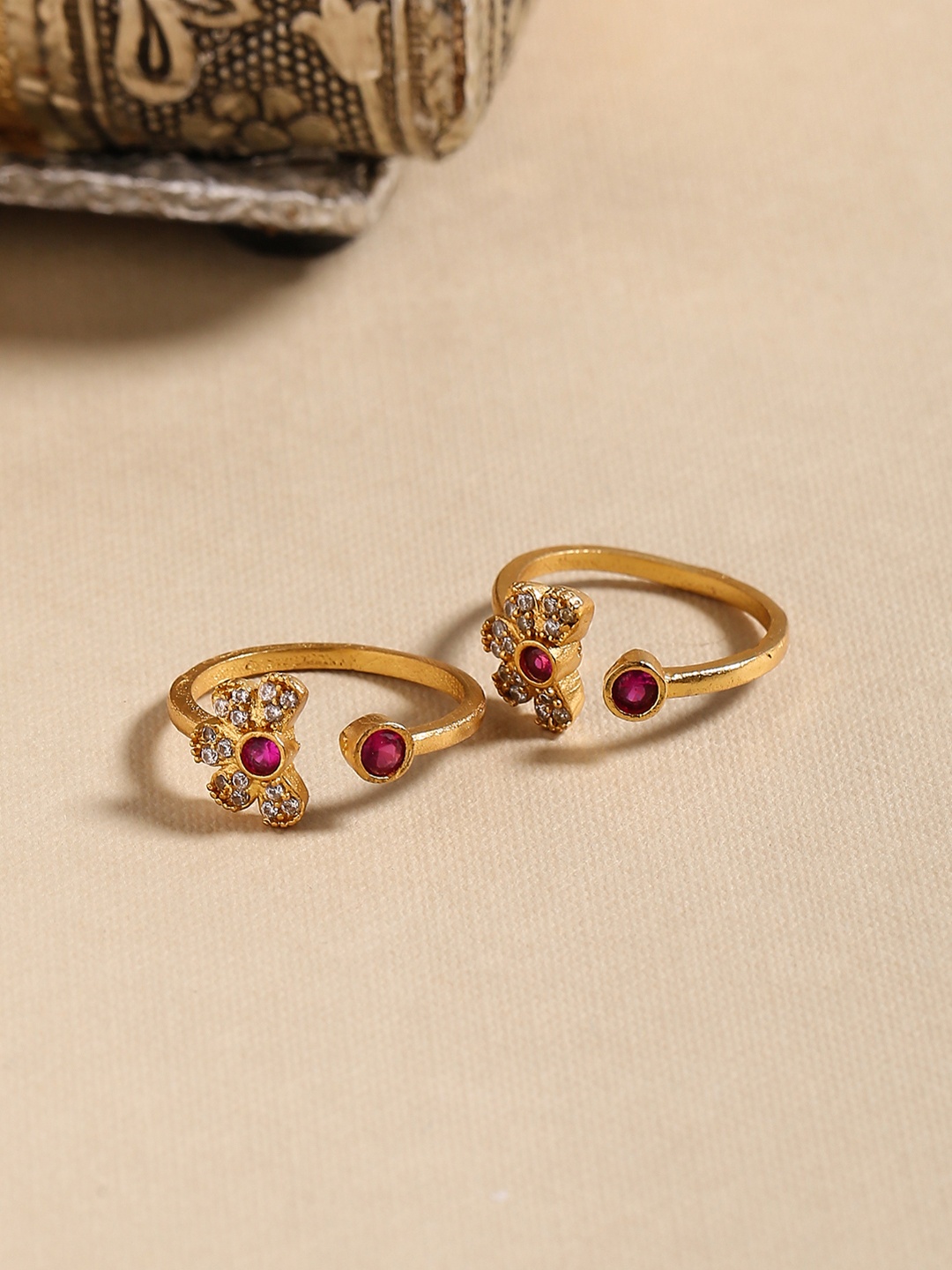 

Shoshaa Set Of 2 Gold-Plated Stone-Studded Adjustable Toe Rings, Pink