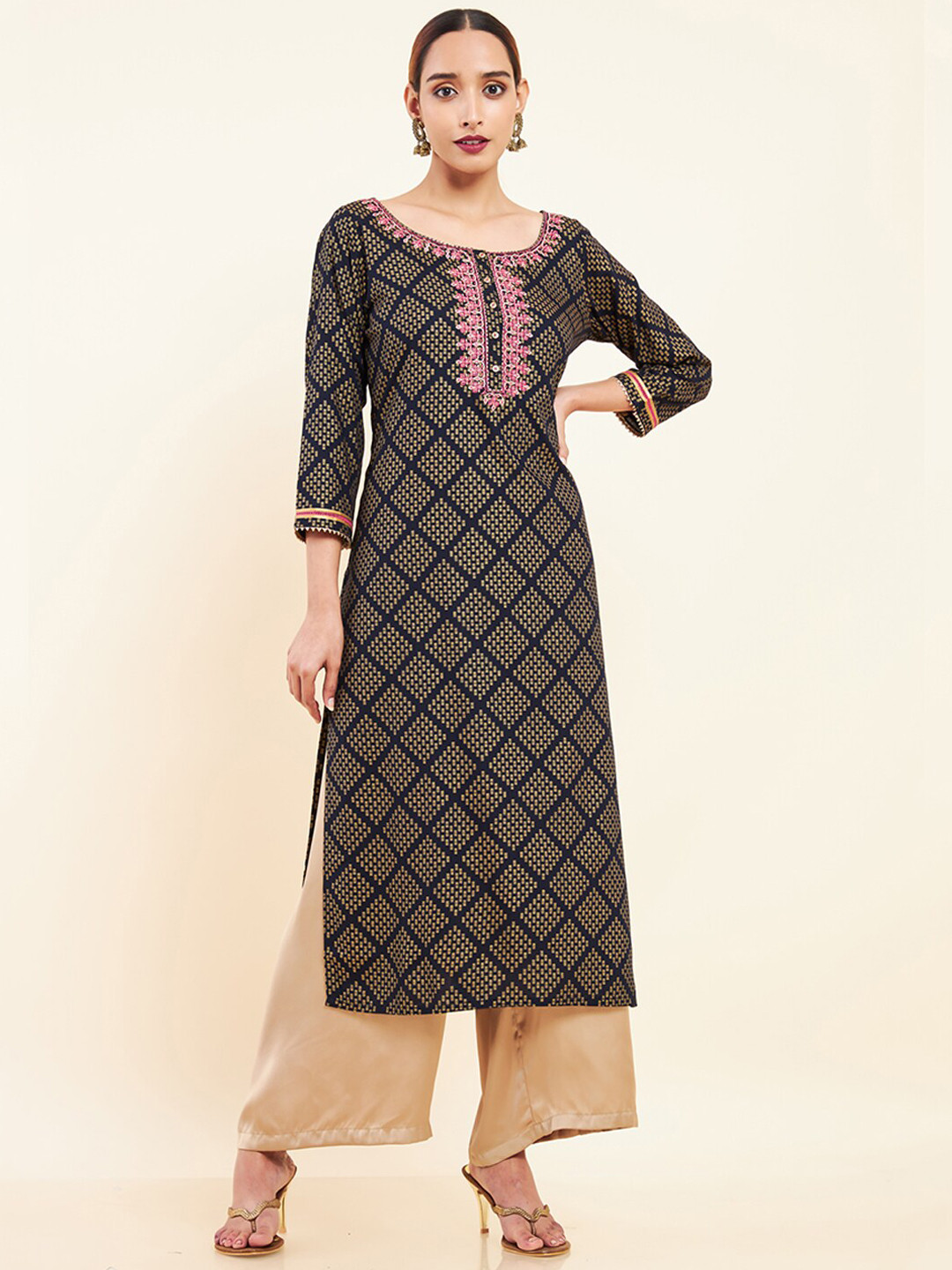 

Maybell Ethinc Motifs Printed Thread Work Kurta, Navy blue