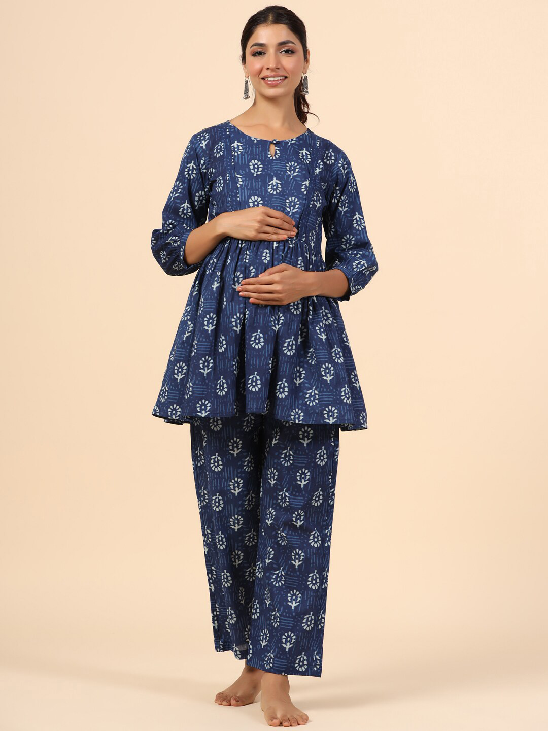 

Ikk Kudi by Seerat Ethnic Motifs Printed Pure Cotton Maternity Night Suit, Navy blue
