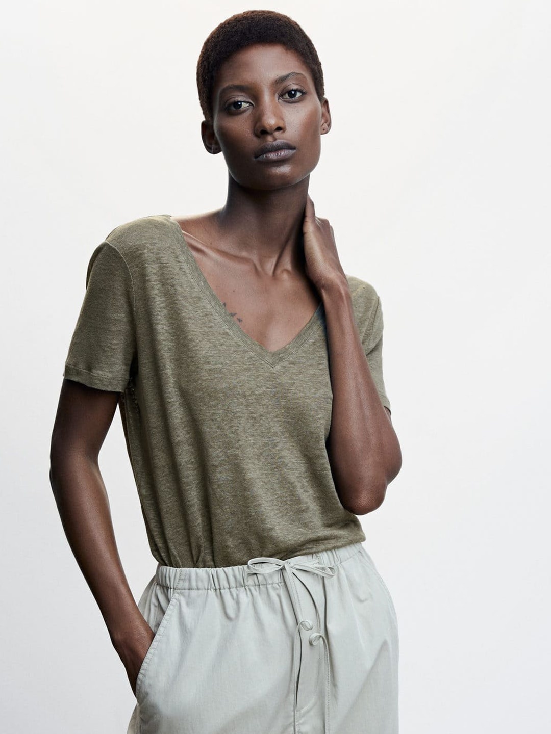 

MANGO V-Neck Sustainable Linen T-shirt, Olive