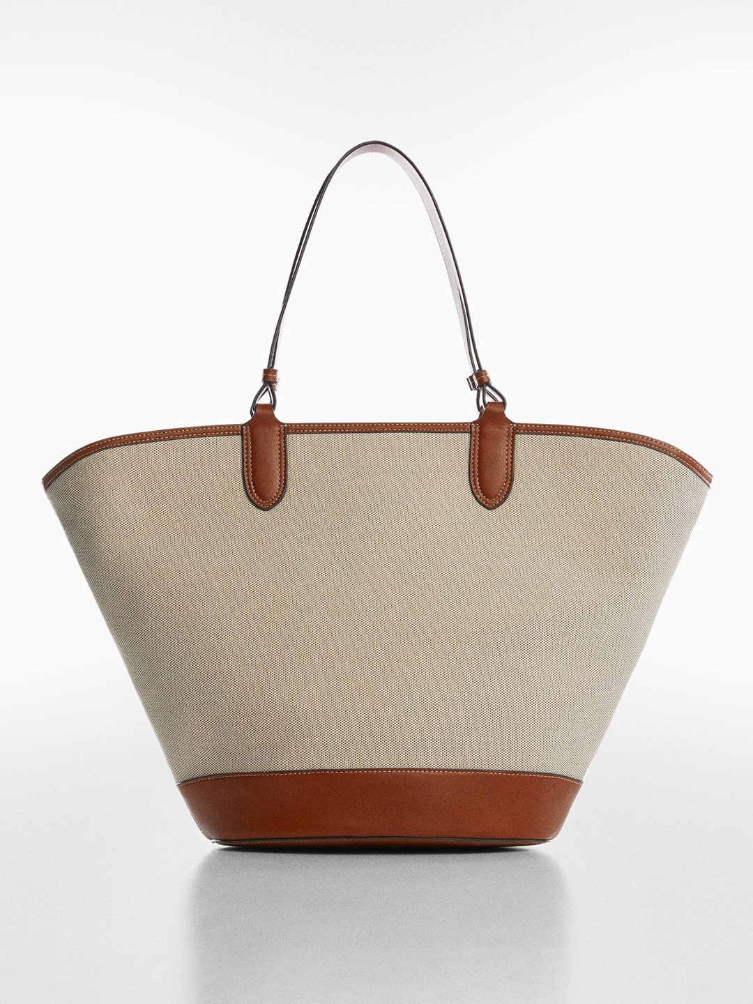 

MANGO Women Colourblocked Sustainable Structured Oversized Shoulder Bag, Off white
