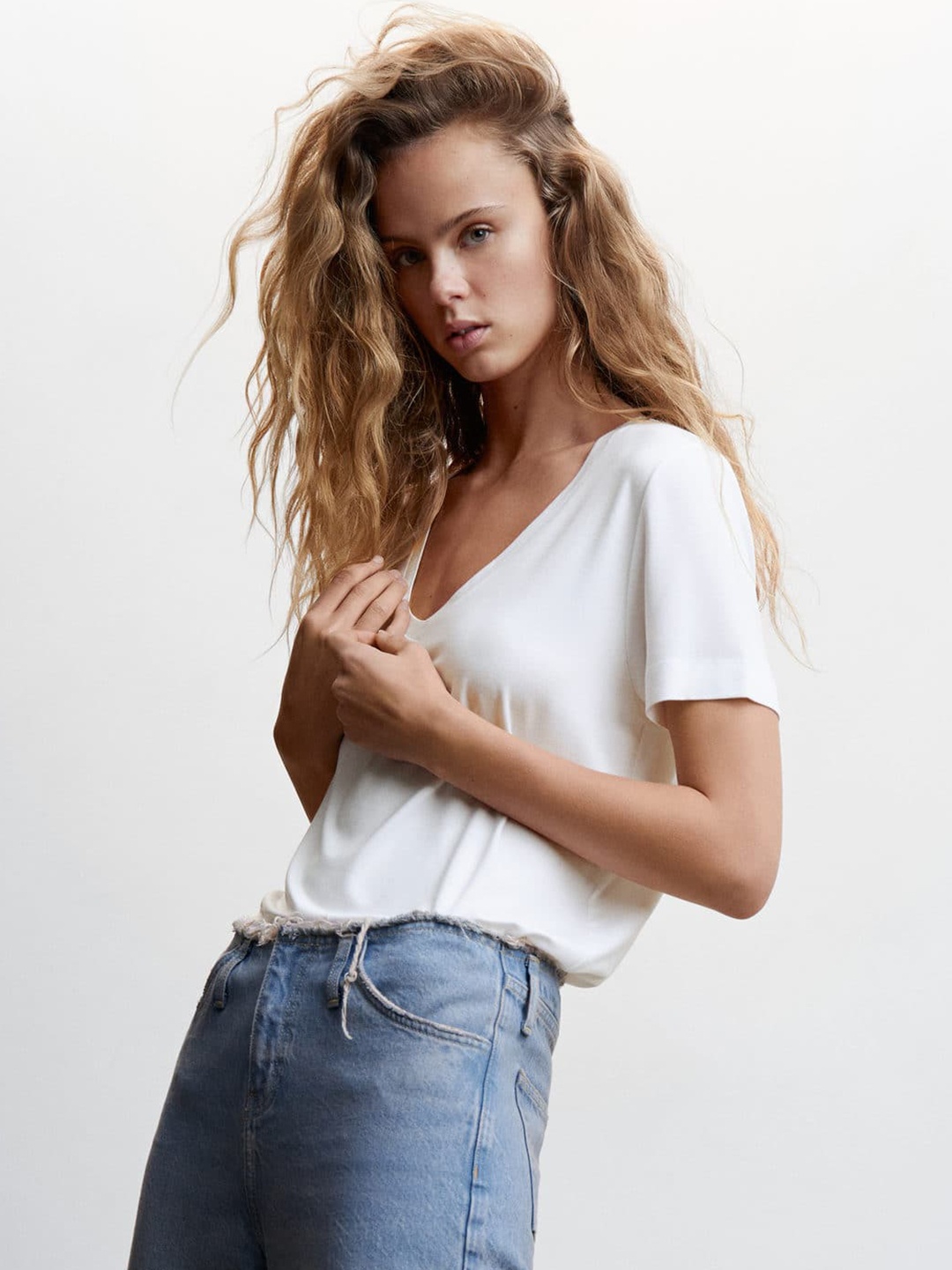 

MANGO Sustainable V-Neck T-shirt, White