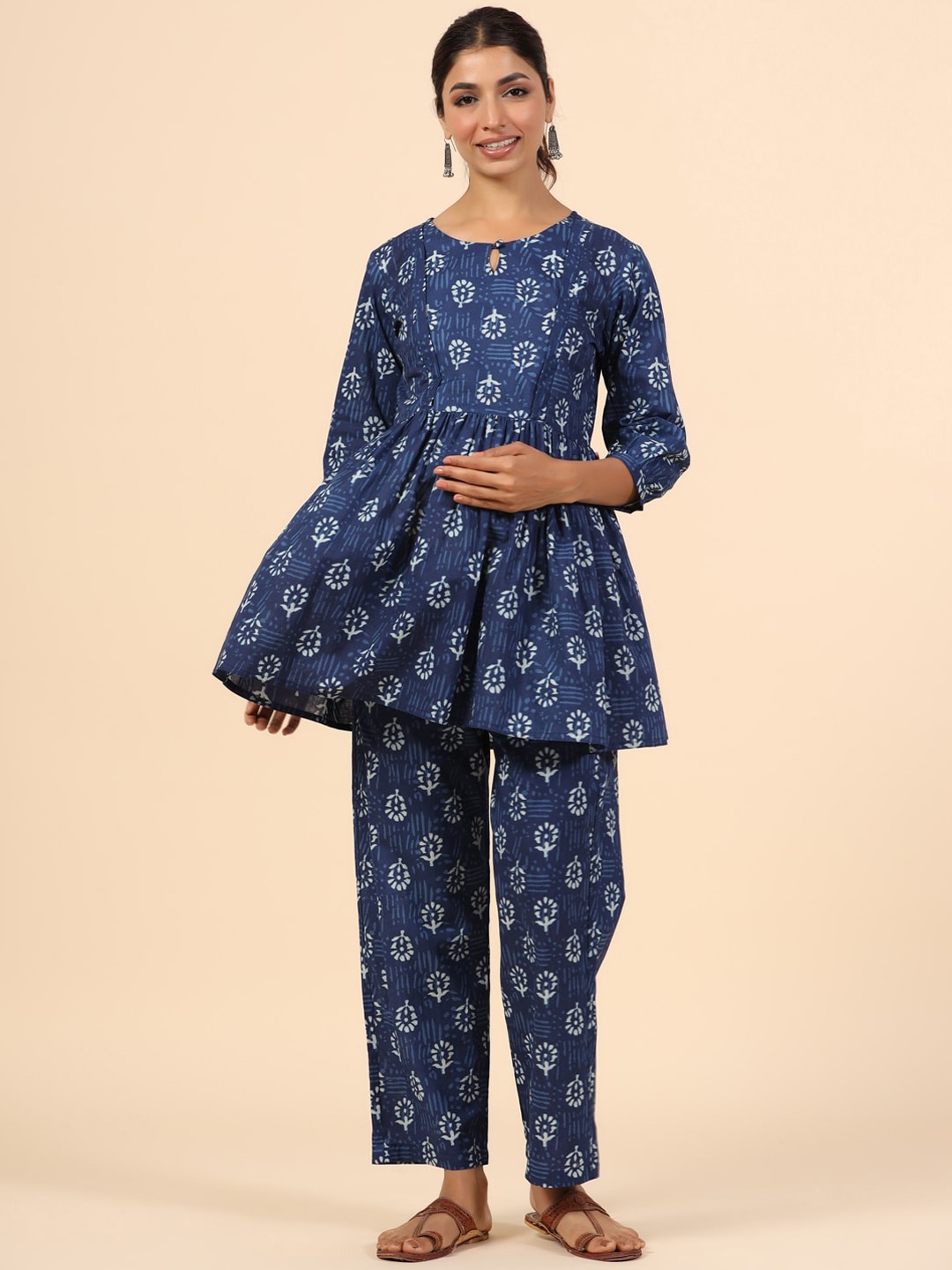 

Ikk Kudi by Seerat Ethnic Motifs Printed Maternity Pure Cotton Kurti with Trousers, Blue