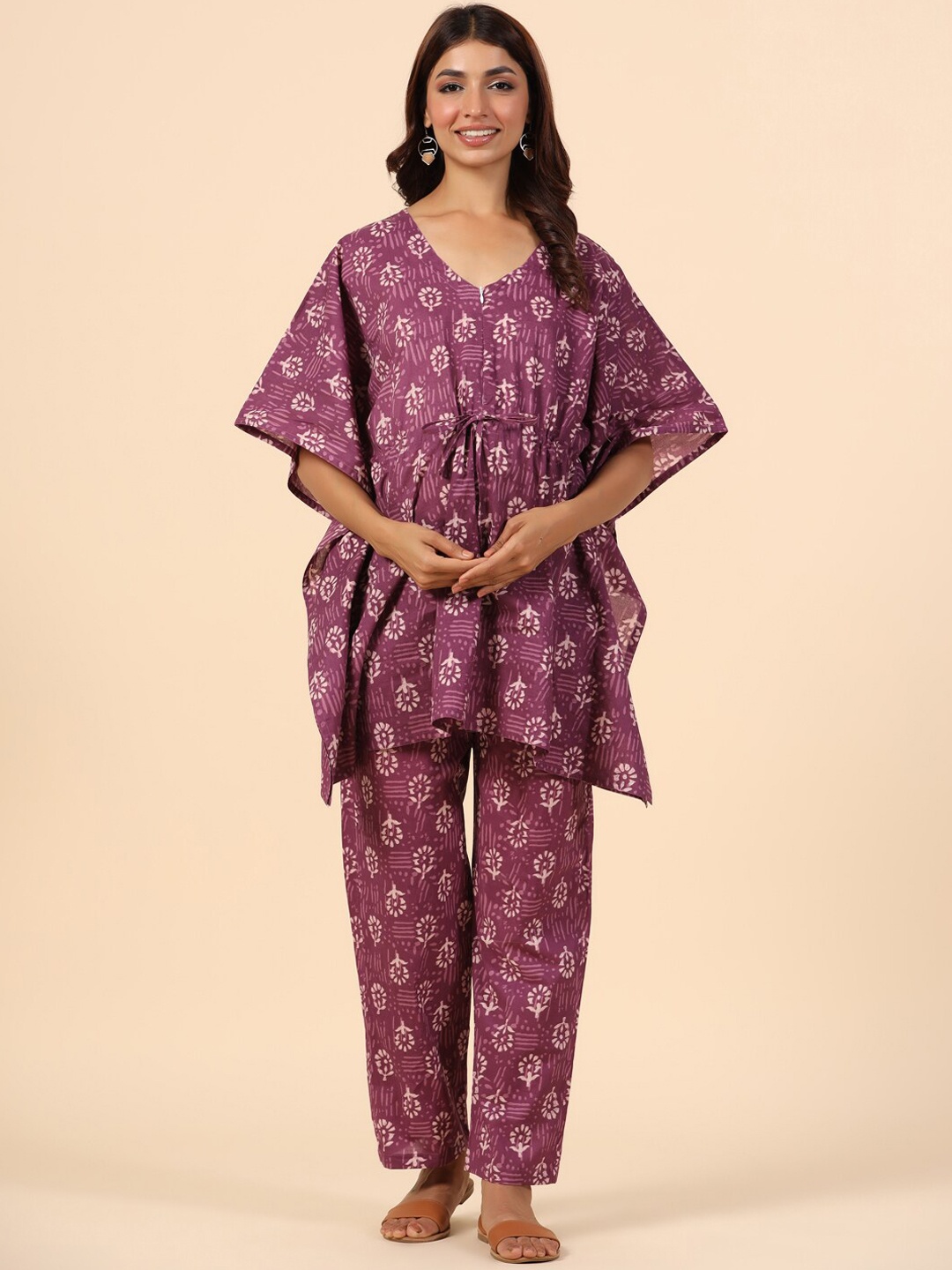 

Ikk Kudi by Seerat V-Neck Ethnic Motifs Printed Maternity Pure Cotton Kurti with Trousers, Purple