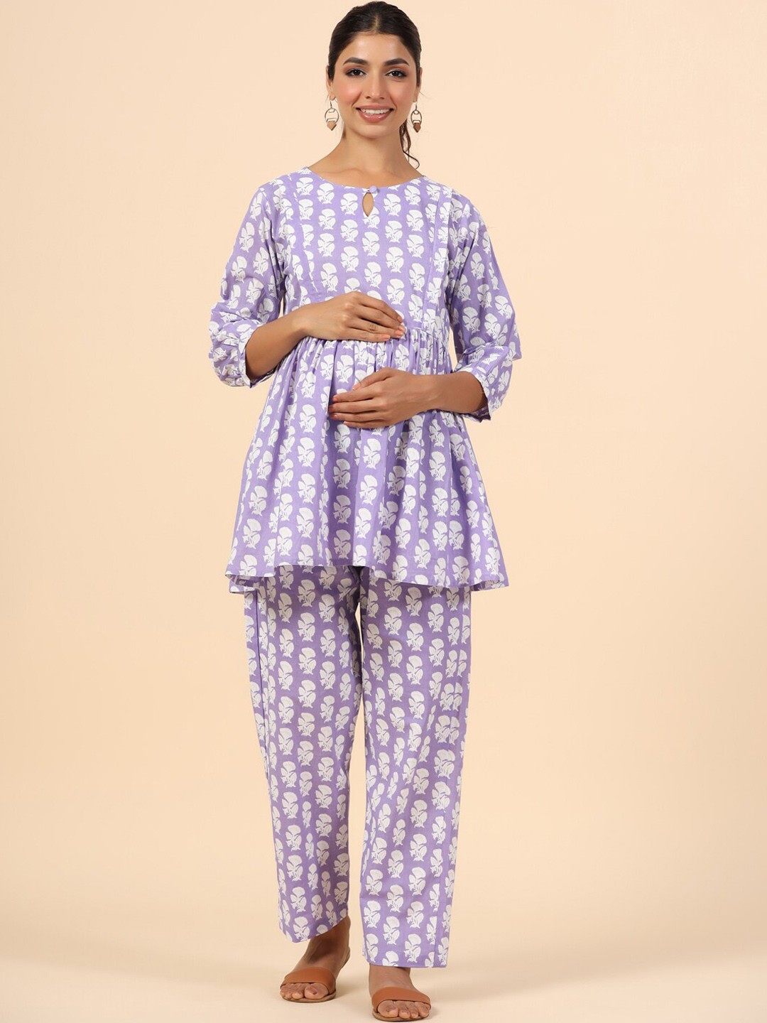 

Ikk Kudi by Seerat Floral Printed Maternity Pure Cotton Kurti with Trousers, Purple