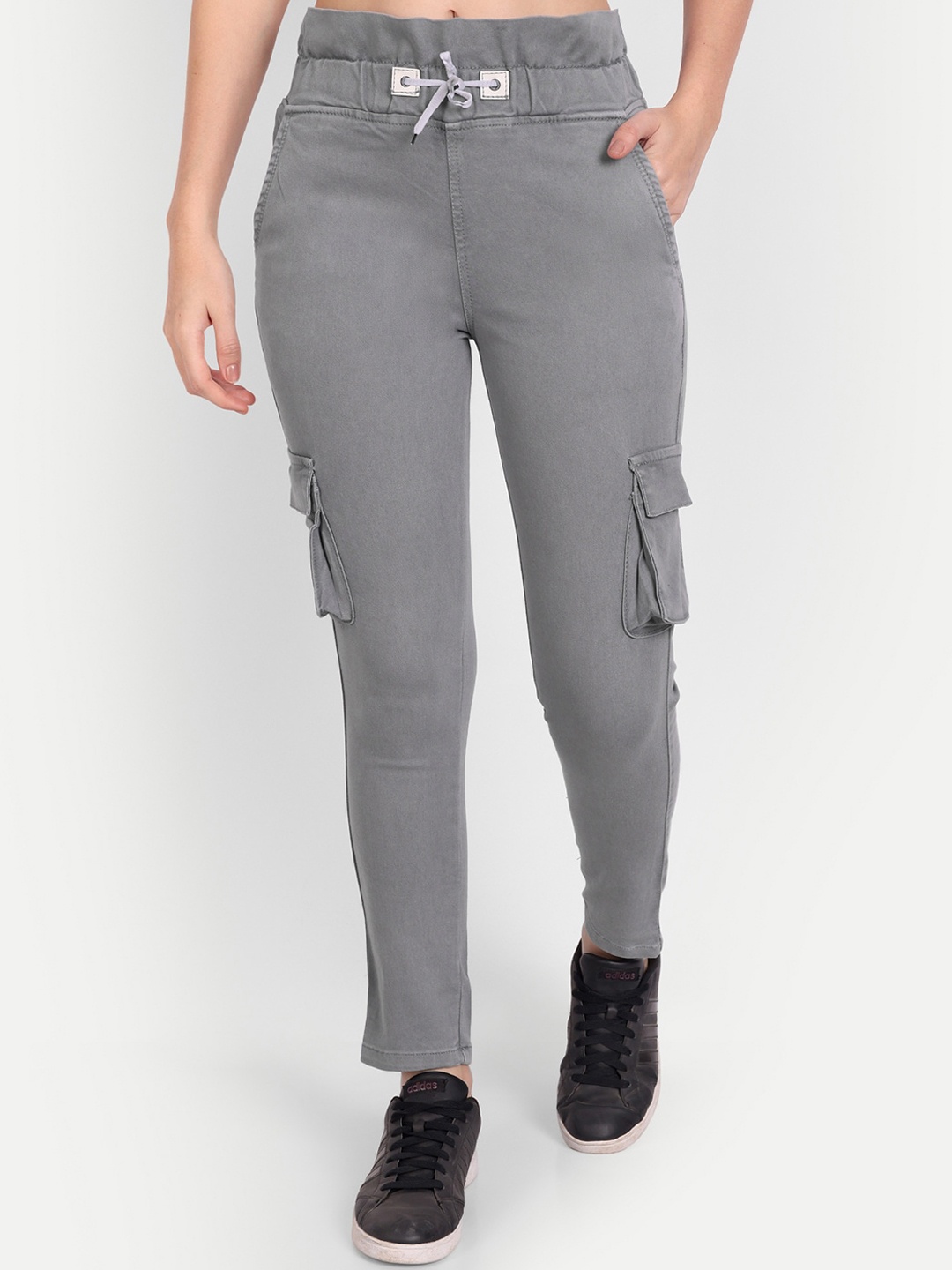 

AngelFab Women Relaxed Regular Fit Mid-Rise Cotton Cargos, Grey
