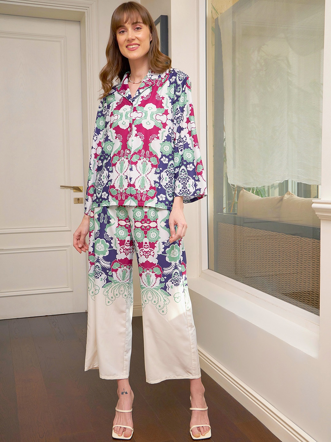 

SASSAFRAS alt-laze Floral Printed Shirt Collar Shirt With Palazzo, White
