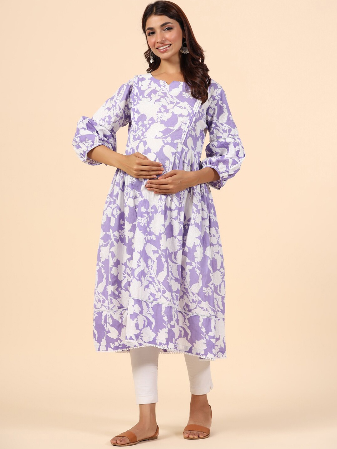 

Ikk Kudi by Seerat Floral Printed Puff Sleeves Anarkali Maternity Cotton Kurta, Lavender