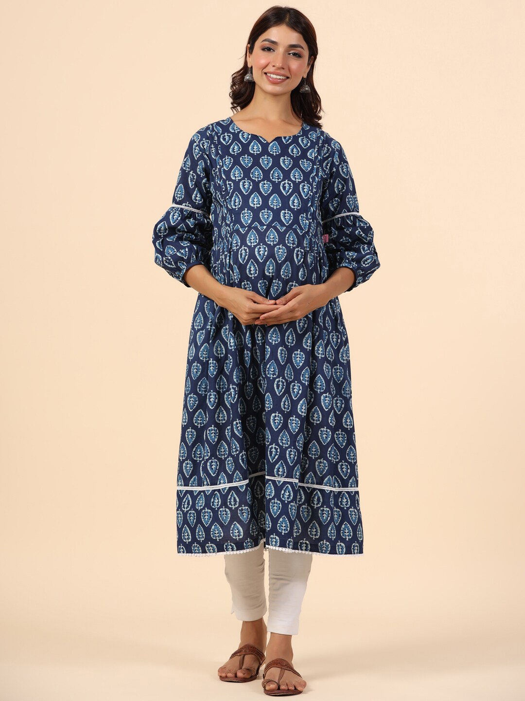 

Ikk Kudi by Seerat Ethnic Motifs Printed Puff Sleeves Anarkali Maternity Cotton Kurta, Blue