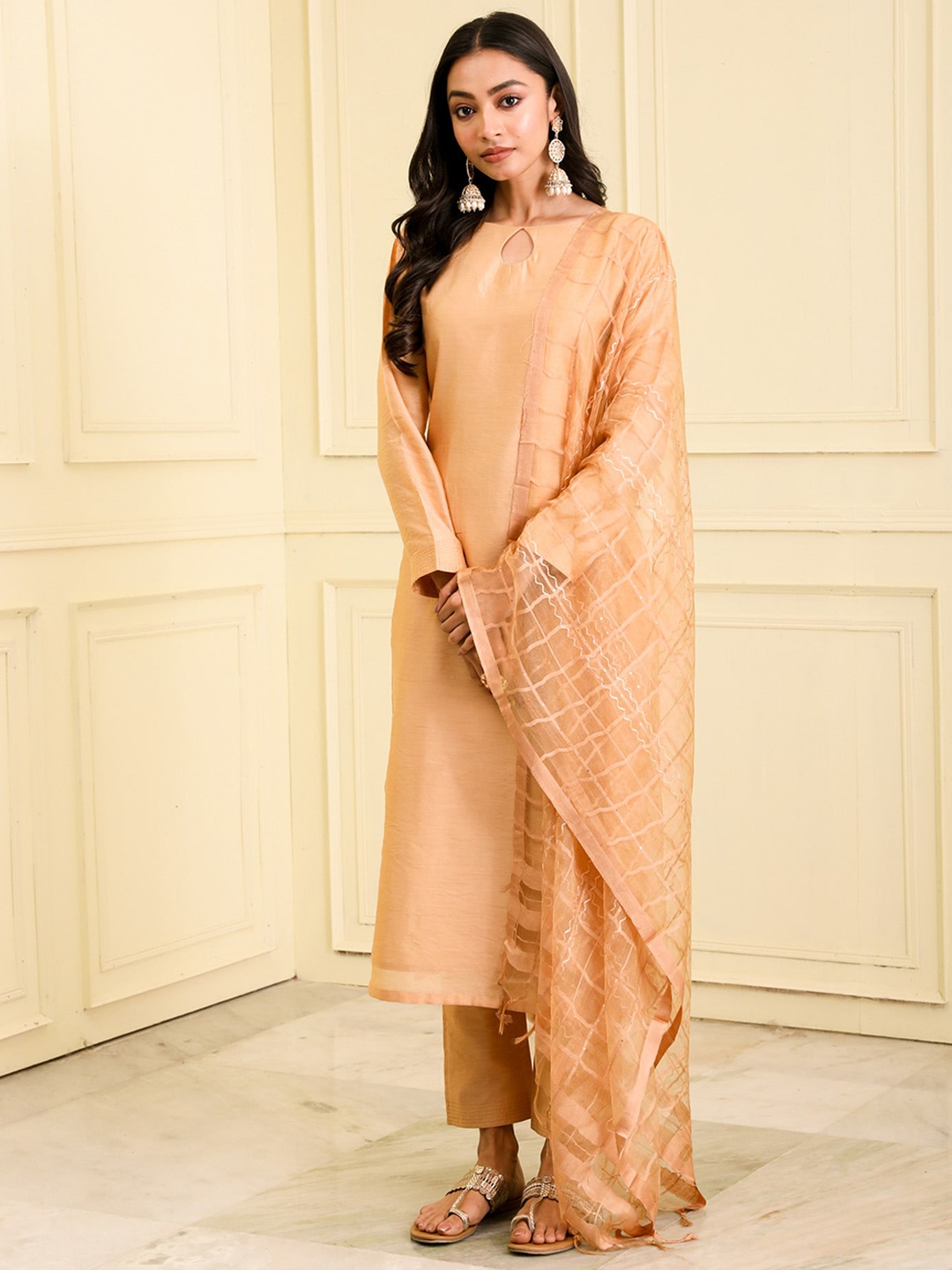 

BEATITUDE Keyhole Neck Kurta with Trousers & Dupatta, Peach