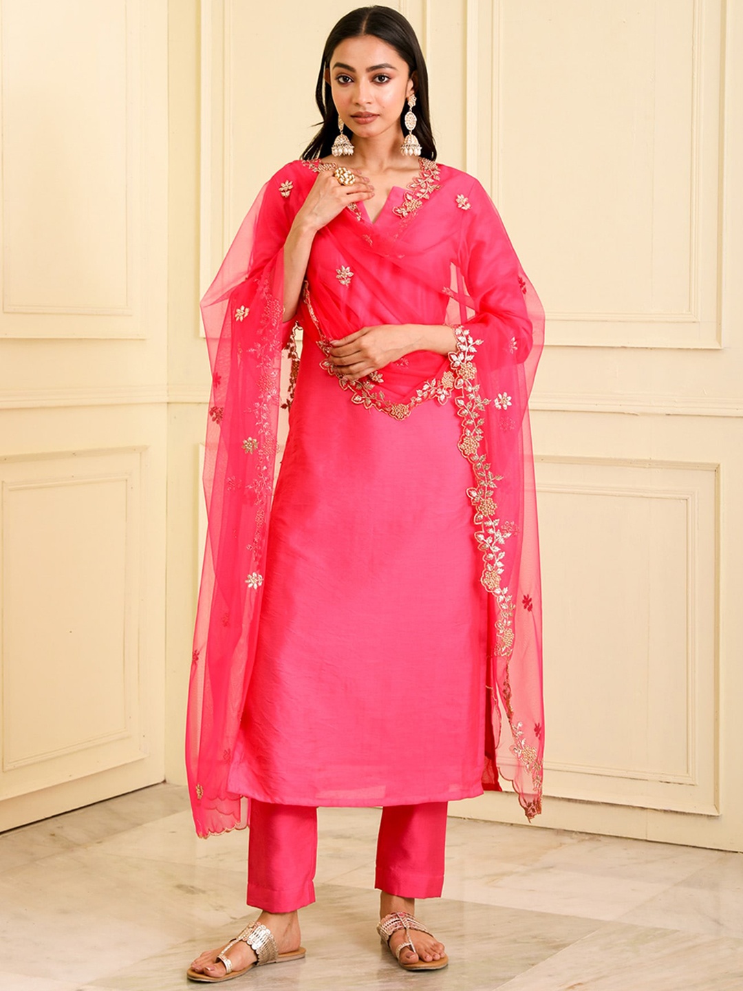 

BEATITUDE Notched Neck Chanderi Silk Kurta with Trousers, Pink