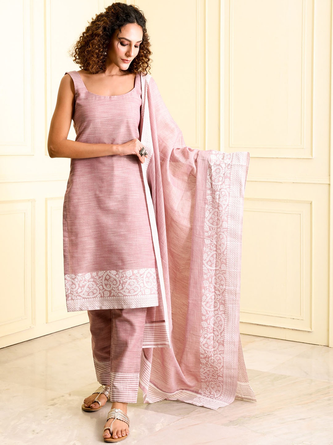 

BEATITUDE Sleeveless Linen Kurta with Trousers & Dupatta, Mauve