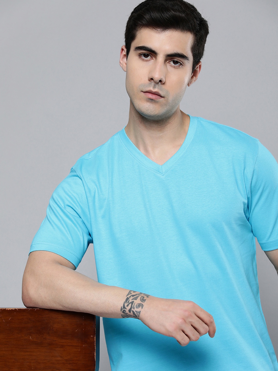 

ether Men Regular Fit V-Neck T-shirt, Turquoise blue