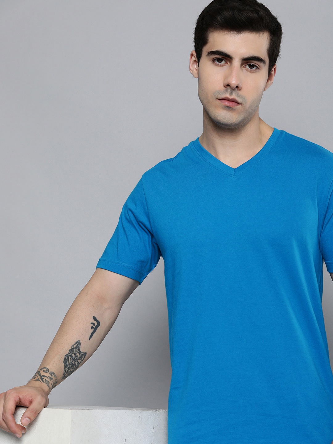 

ether Men Regular Fit V-Neck T-shirt, Blue
