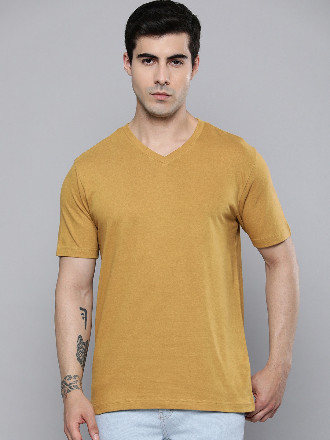 

ether V-Neck T-shirt, Mustard