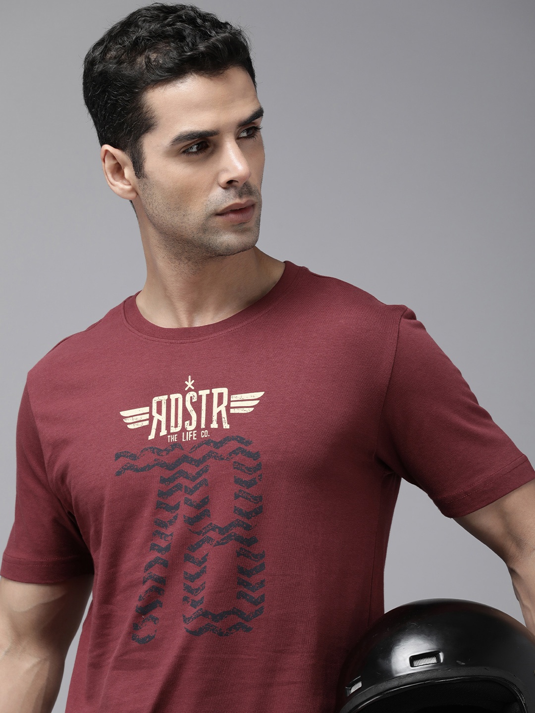 

Roadster Men Typography Printed T-shirt, Maroon