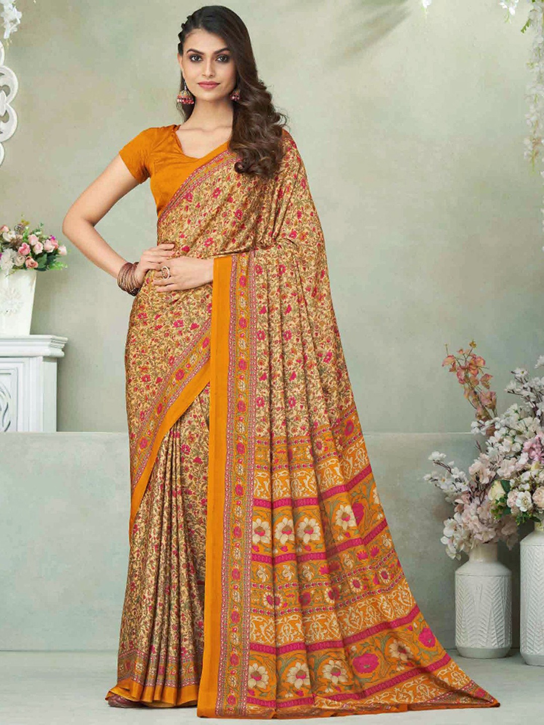 

Satrani Floral Printed Saree, Beige