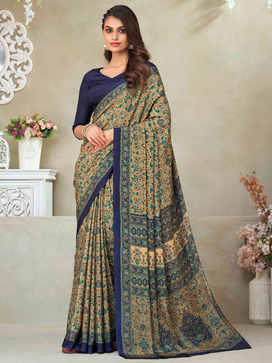 

Satrani Floral Printed Saree, Beige