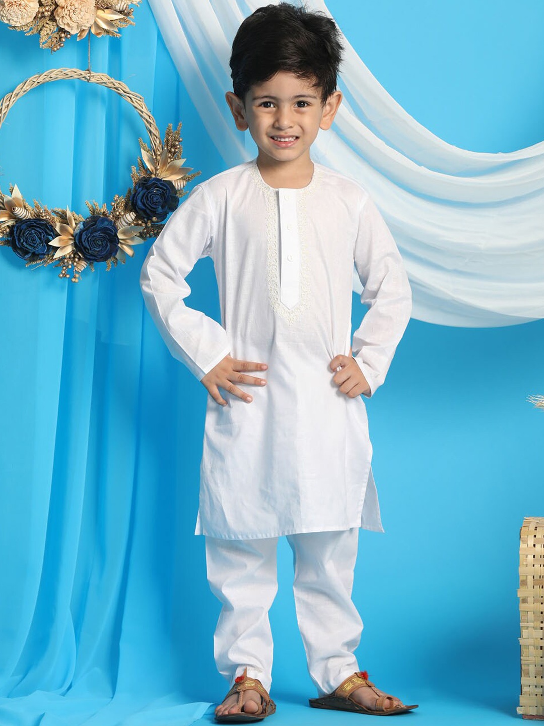 

VASTRAMAY Boys Yoke Design Thread Work Kurta with Pyjamas, White
