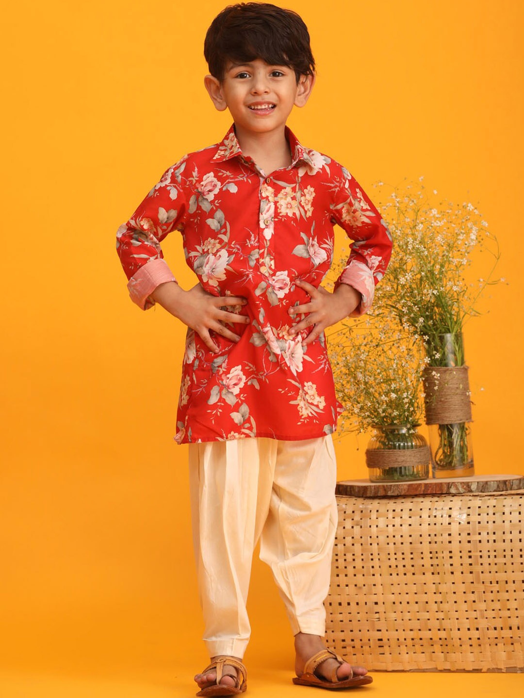 

VASTRAMAY Boys Floral Printed Shirt Collar Kurta With Pyjamas, Red