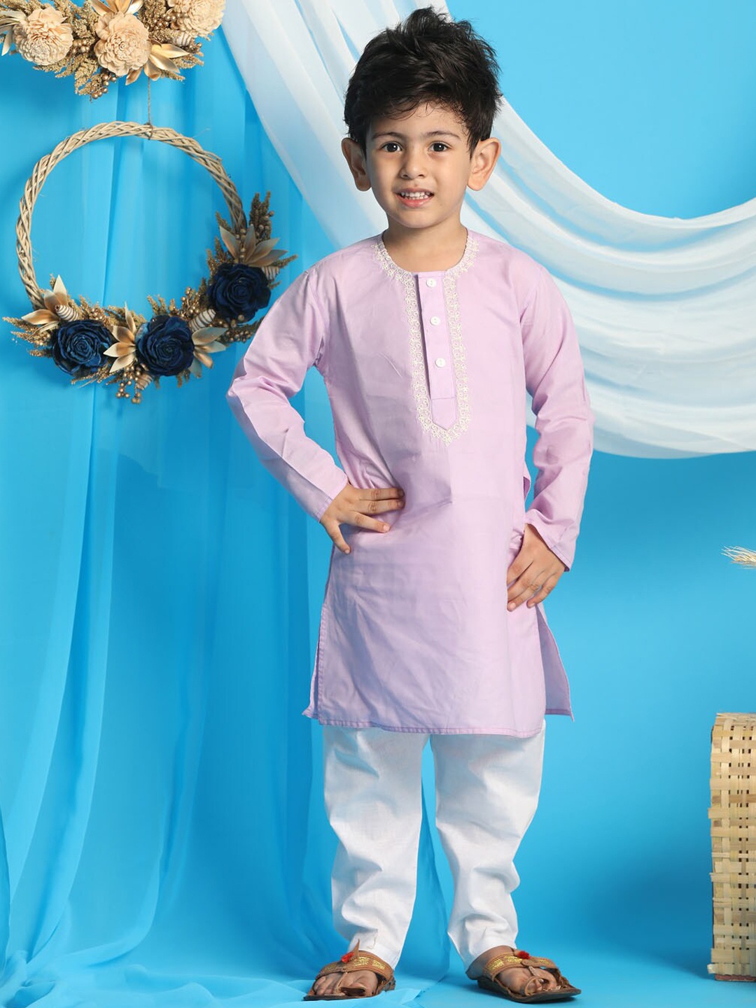 

VASTRAMAY Boys Thread Work Kurta with Pyjamas, Lavender