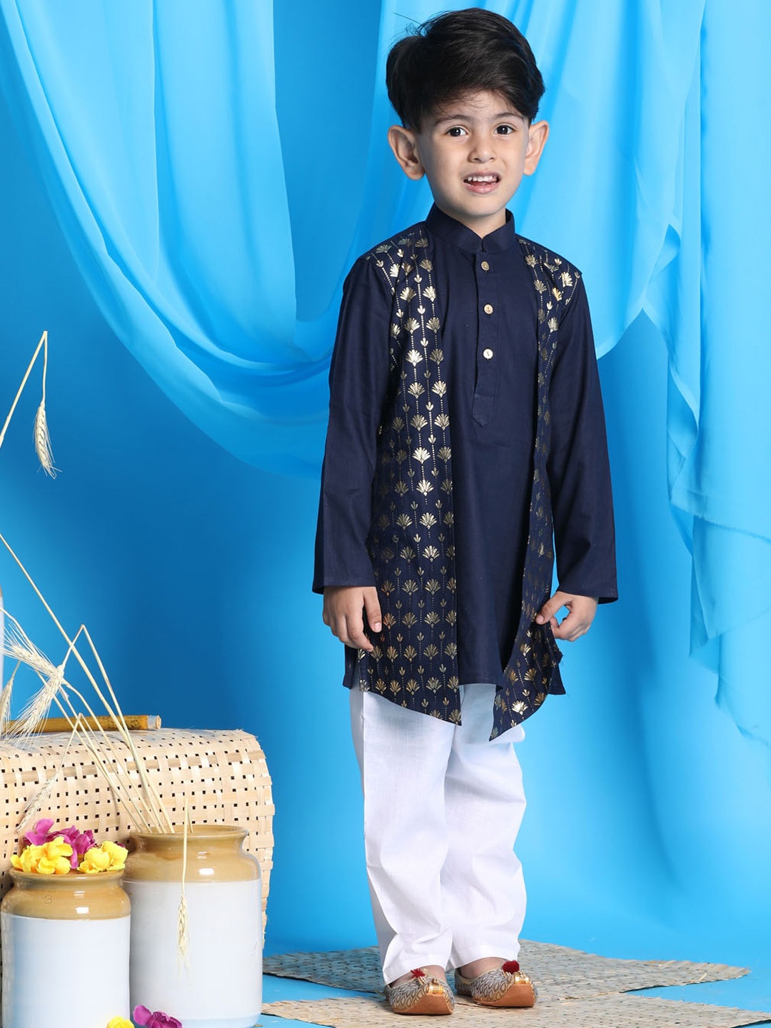 

VASTRAMAY Boys Mandarin Collar Kurta with Pyjamas & Jacket, Navy blue