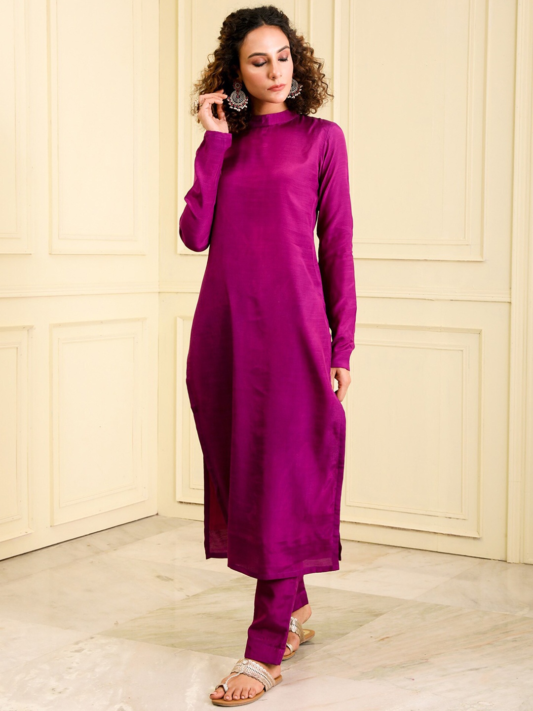 

BEATITUDE Mandarin Collar Regular Kurta with Trousers, Magenta