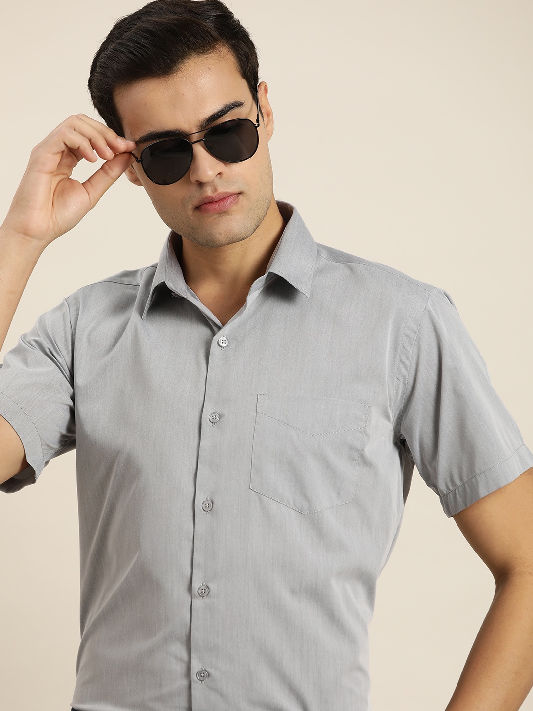 

Hancock Solid Chambray Slim Fit Wrinkle Resistant Short Sleeves Formal Shirt, Grey