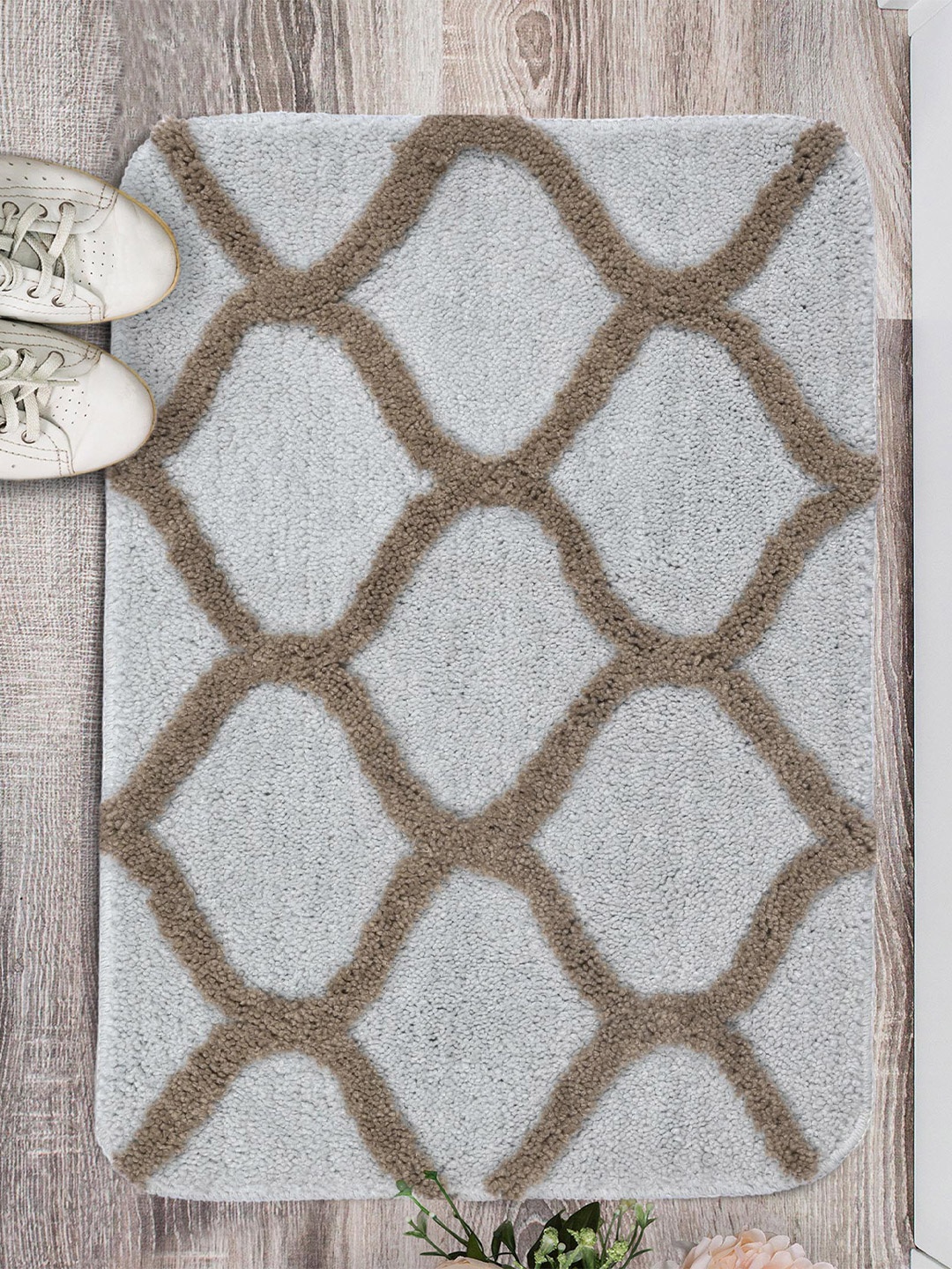 

Saral Home Grey Textured Bath-Door Mat