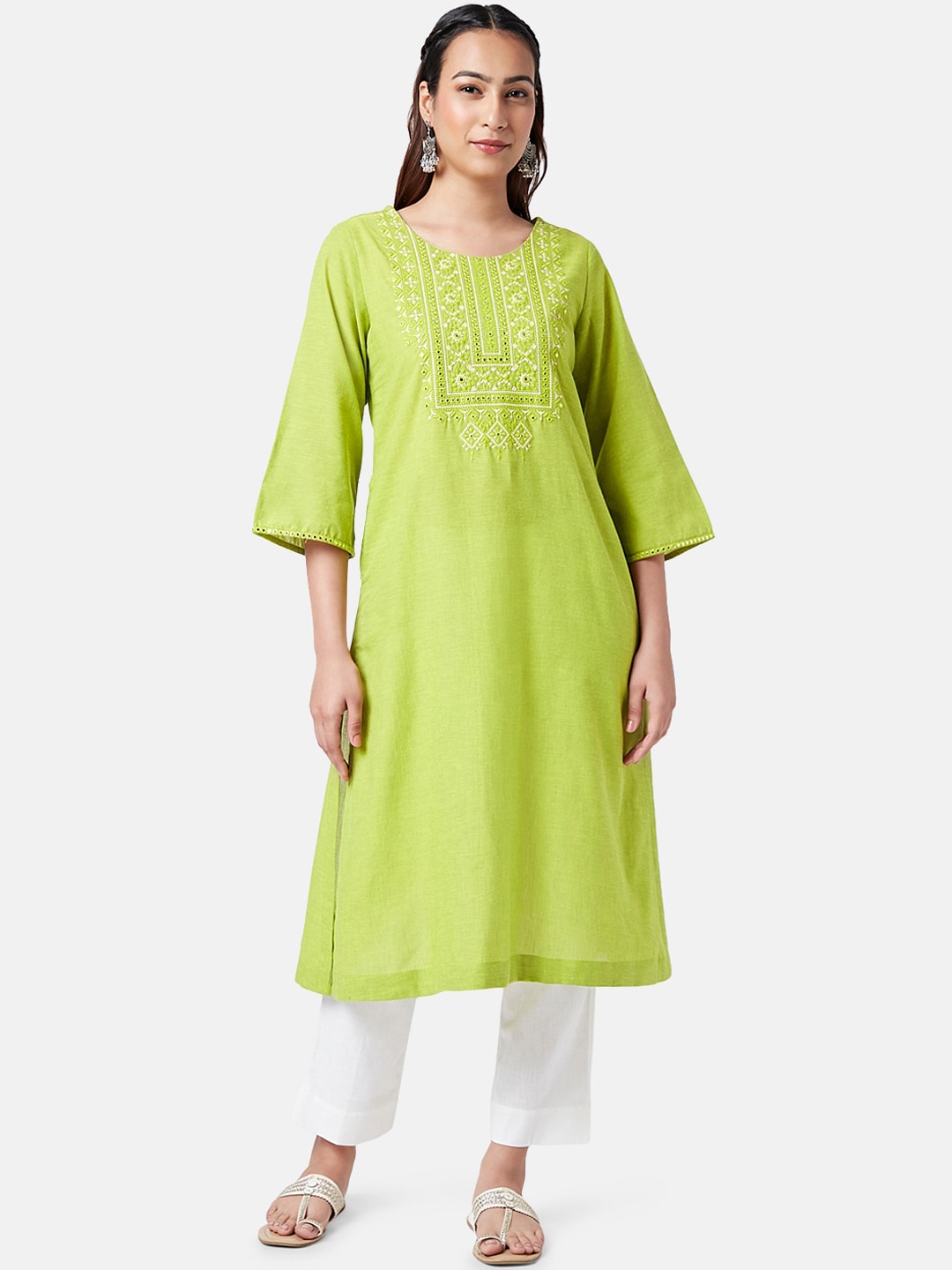 

RANGMANCH BY PANTALOONS Geometric Yoke Design Mirror Work Kurta, Green