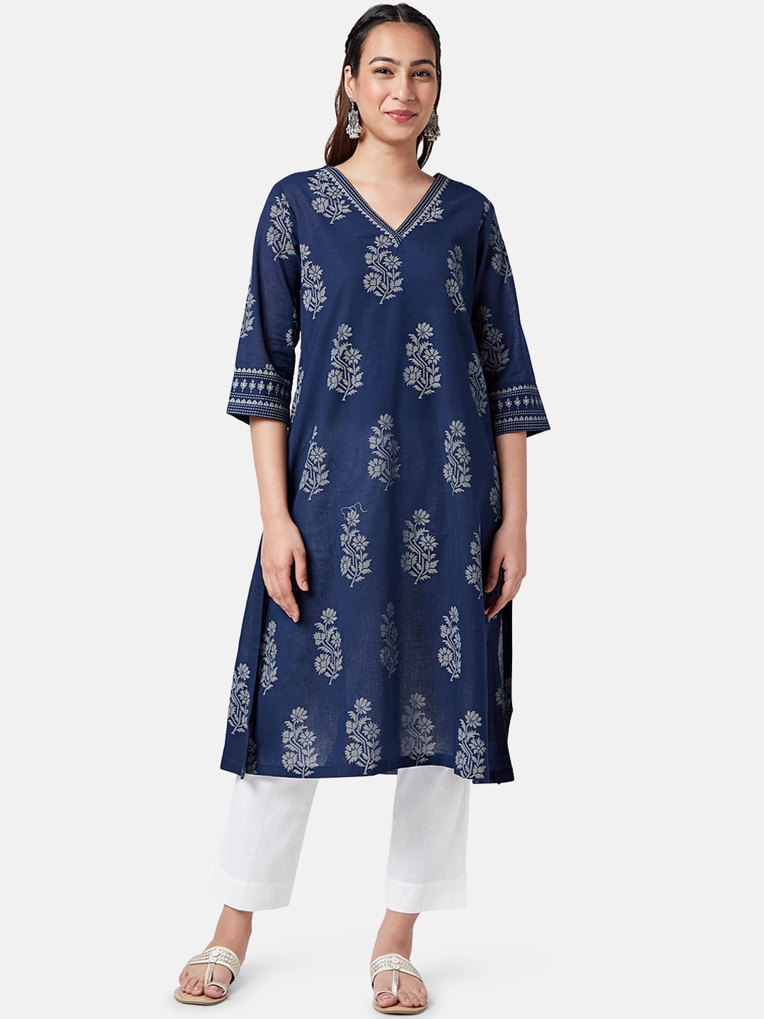 

RANGMANCH BY PANTALOONS Floral Printed V-Neck A-Line Kurta, Blue